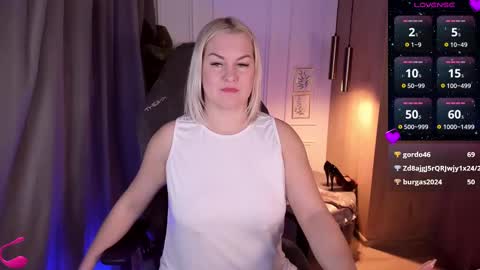 Snapshot of yolanda_kiss chatting on March 1, 11:15 pm Yolanda online show from March 1, 11:15 pm