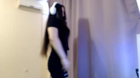 Snapshot of yongswab chatting on April 6, 2:18 pm Sophie online show from April 6, 2:18 pm