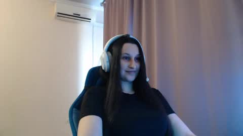 Snapshot of yongswab chatting on April 17, 2:20 pm Sophie online show from April 17, 2:20 pm