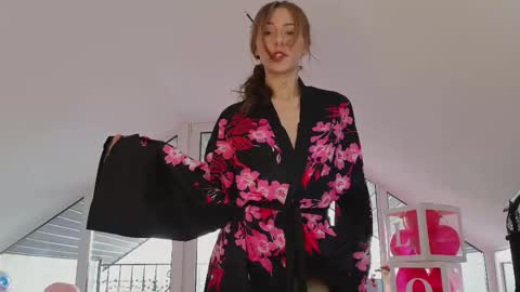Snapshot of yononeey chatting on February 15, 10:22 am Wilma online show from February 15, 10:22 am