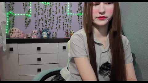 yoonhee_ki online show from March 23, 3:38 pm