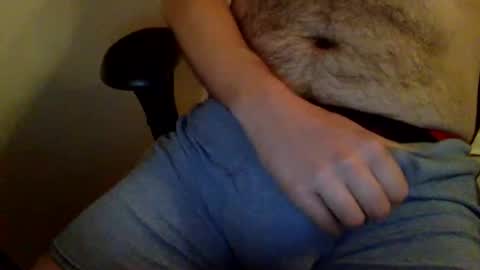 Snapshot of yoshiikneels chatting on December 26, 6:43 pm yoshiikneels online show from December 26, 6:43 pm