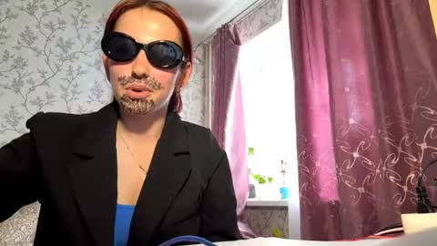 Snapshot of yoshikolitner chatting on June 6, 1:05 pm Mia online show from June 6, 1:05 pm