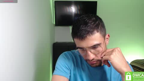 Snapshot of yoshy_man chatting on April 29, 3:21 am yoshy_man online show from April 29, 3:21 am