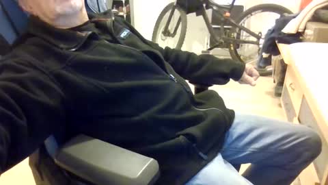 yoska281 online show from February 1, 4:44 am