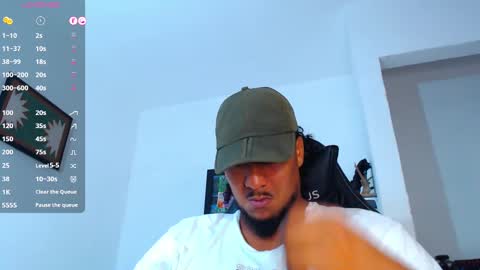 Snapshot of yosoy_enzo2020 chatting on October 14, 3:29 am Enzo online show from October 14, 3:29 am