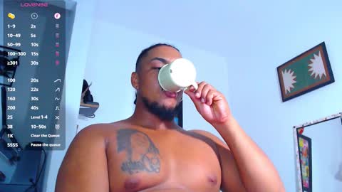 Snapshot of yosoy_enzo2020 chatting on October 25, 2:30 am Enzo online show from October 25, 2:30 am