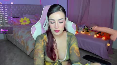 Snapshot of you_angel__ chatting on December 7, 8:11 am Ana online show from December 7, 8:11 am