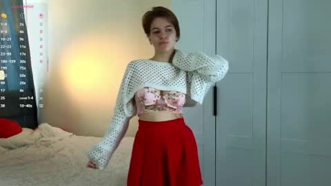 Elizabeth brunette -- Darline blonde  online show from May 22, 7:15 am