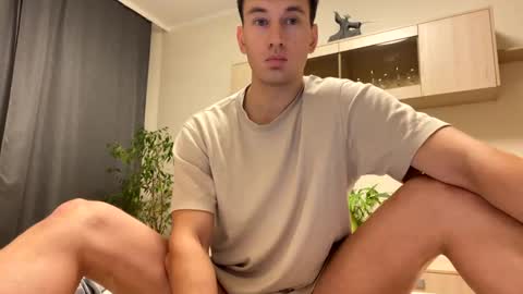 Snapshot of youcan__ chatting on December 10, 6:06 pm youcan__ online show from December 10, 6:06 pm