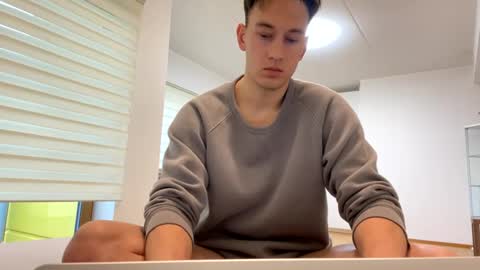 Snapshot of youcan__ chatting on March 11, 2:07 pm youcan__ online show from March 11, 2:07 pm