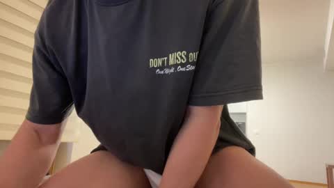 Snapshot of youcan__ chatting on February 19, 1:51 pm youcan__ online show from February 19, 1:51 pm