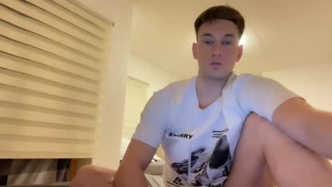 Snapshot of youcan__ chatting on March 3, 4:57 pm youcan__ online show from March 3, 4:57 pm