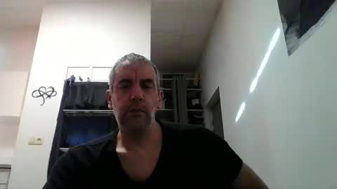 Snapshot of youdeservit chatting on February 4, 8:35 am CrayZio online show from February 4, 8:35 am