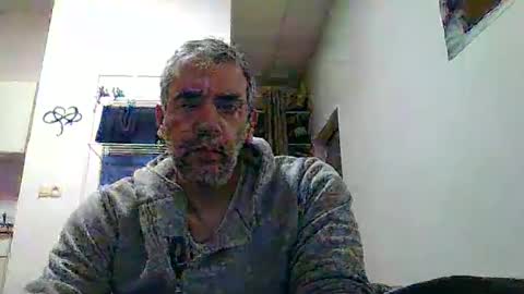Snapshot of youdeservit chatting on February 12, 6:40 am CrayZio online show from February 12, 6:40 am