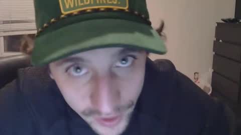 Snapshot of youknowwhoitis412 chatting on March 28, 9:31 am Edging my Girthy Dick online show from March 28, 9:31 am