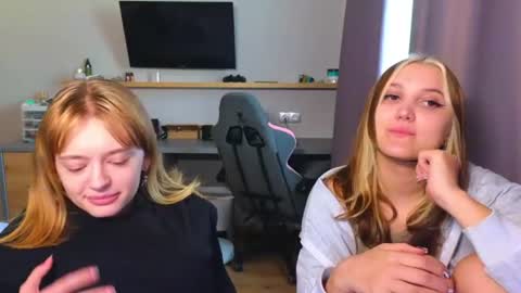 Anna and Luna online show from June 24, 5:23 pm