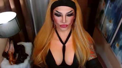 QUEEN MADISON  online show from February 4, 4:51 am