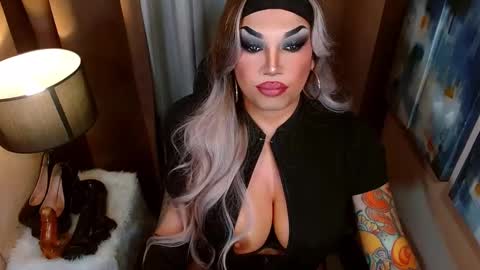 QUEEN MADISON  online show from February 6, 5:23 am