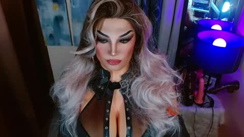 QUEEN MADISON  online show from March 30, 3:51 am