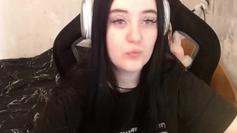 your_8a8y online show from January 17, 7:35 am