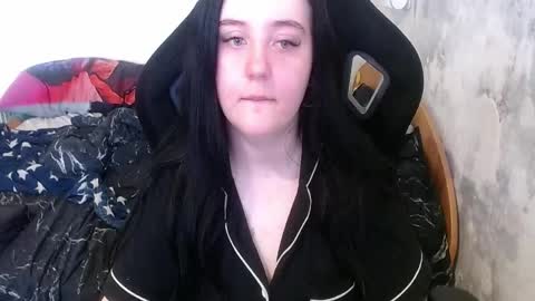 your_8a8y online show from May 8, 6:19 am