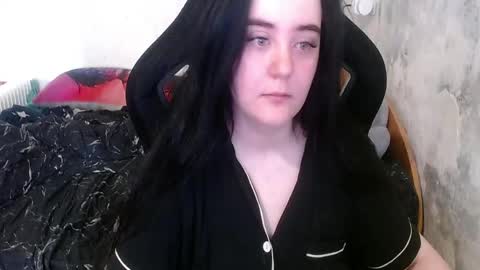 your_8a8y online show from May 9, 5:34 am