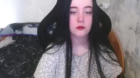 your_8a8y online show from May 13, 8:01 am