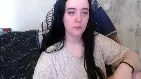 your_8a8y online show from May 18, 8:31 am