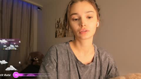 Snapshot of your__voice chatting on October 16, 7:37 pm Camilla online show from October 16, 7:37 pm