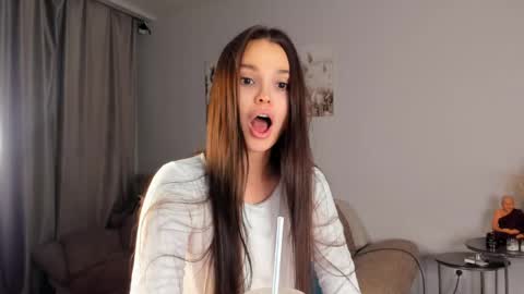 Snapshot of your__voice chatting on May 17, 6:37 pm Camilla online show from May 17, 6:37 pm