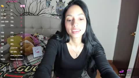 mia3 online show from November 18, 7:29 pm