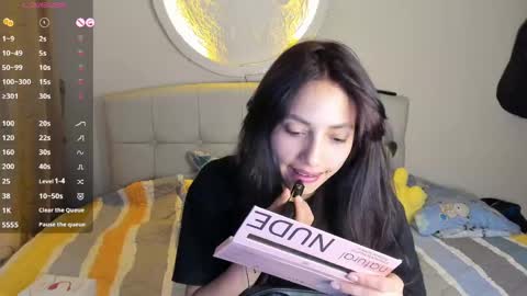mia3 online show from May 12, 4:42 am