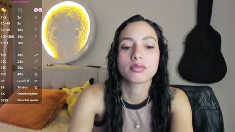 mia3 online show from July 11, 6:43 pm