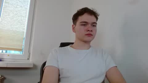 Snapshot of your_bunny123 chatting on December 21, 10:44 am your_bunny123 online show from December 21, 10:44 am