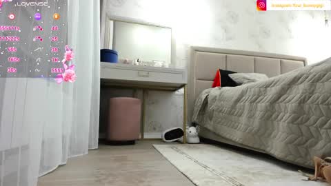 Gigi online show from February 22, 7:36 pm