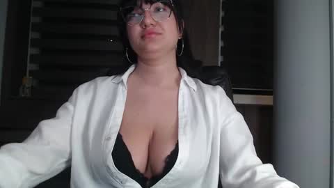 your_bustygirl online show from March 29, 10:21 pm