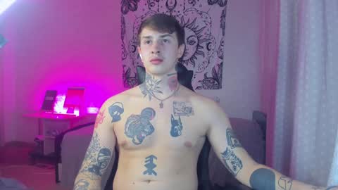 Snapshot of your_candy_boy chatting on December 5, 12:52 am Hey my names Eric Would love to know each other better online show from December 5, 12:52 am