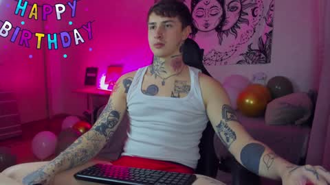 Snapshot of your_candy_boy chatting on December 9, 8:01 pm Hey my names Eric Would love to know each other better online show from December 9, 8:01 pm