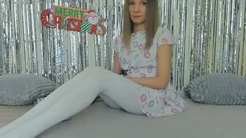 Snapshot of your_caramelka chatting on December 24, 10:22 am Lily online show from December 24, 10:22 am