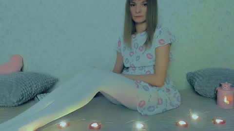 Snapshot of your_caramelka chatting on February 16, 10:43 am Lily online show from February 16, 10:43 am