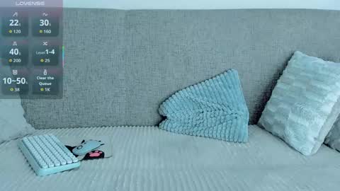 Snapshot of your_caramelka chatting on March 18, 5:43 am Lily online show from March 18, 5:43 am