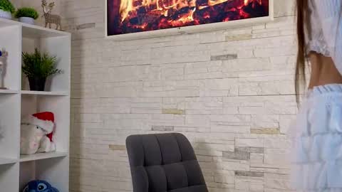 Julia Next stream  online show from January 8, 3:25 pm