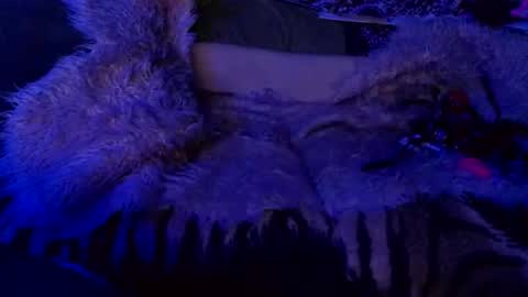 Taylor Tash online show from April 12, 5:01 am