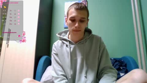 Snapshot of your_honeyy chatting on May 1, 9:41 pm Mark online show from May 1, 9:41 pm