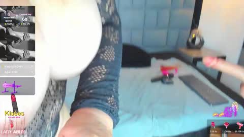 your_lady_milf online show from November 22, 10:09 pm