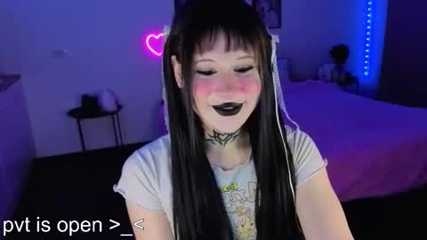 Snapshot of your_little_eva chatting on September 10, 5:46 pm Eva online show from September 10, 5:46 pm