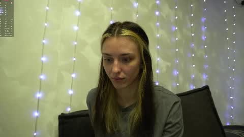 Snapshot of your_little_flexible_girl chatting on April 30, 8:57 pm Meri online show from April 30, 8:57 pm