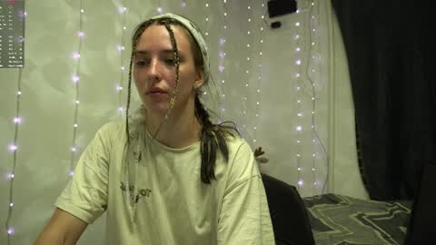 Snapshot of your_little_flexible_girl chatting on May 9, 8:03 pm Meri online show from May 9, 8:03 pm