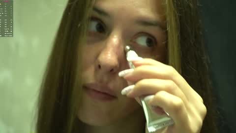 Snapshot of your_little_flexible_girl chatting on May 15, 8:27 pm Meri online show from May 15, 8:27 pm